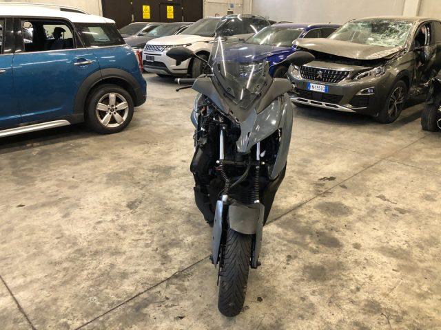 YAMAHA X-MAX 300 *VA IN MOTO*