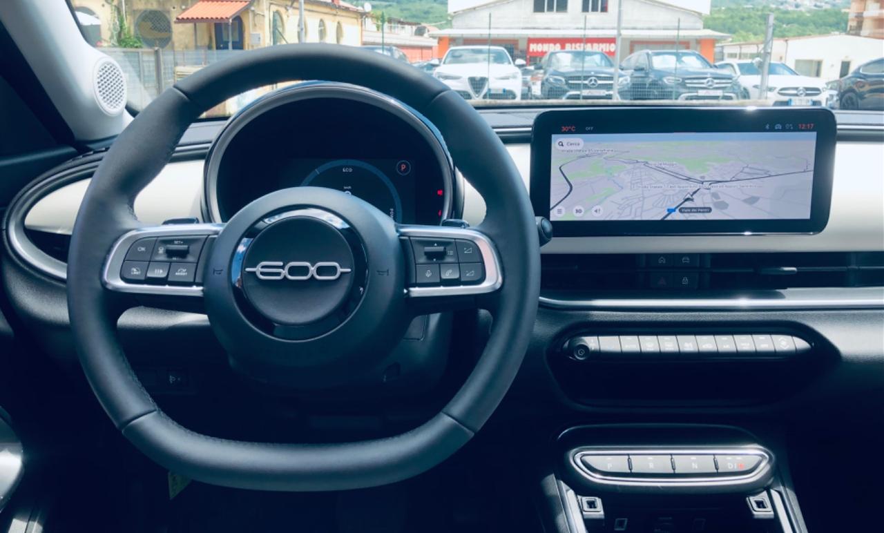 Fiat 600 Hybrid 110 CV DCT MHEV Business