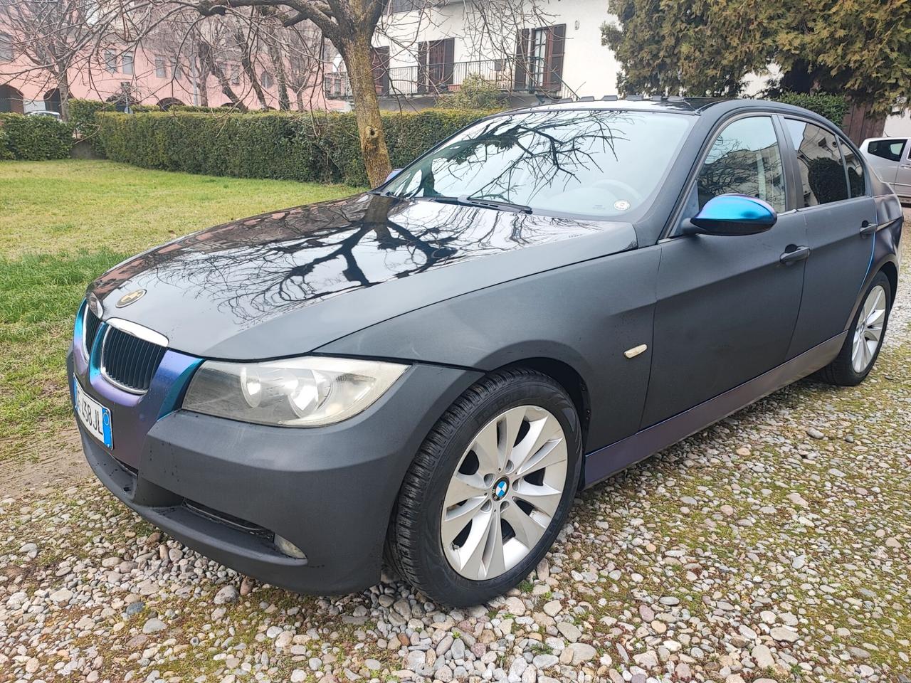 Bmw 320 320D Attiva 163 CV tetto schermo