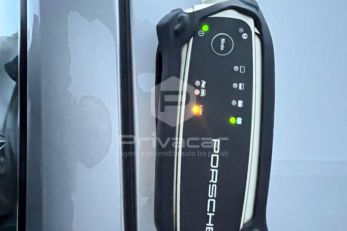 PORSCHE 911 Carrera 4S