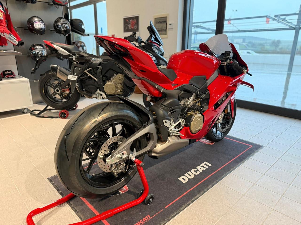 Ducati Panigale V4 BASE MY 2026 NUOVA DA IMMATRICOLARE