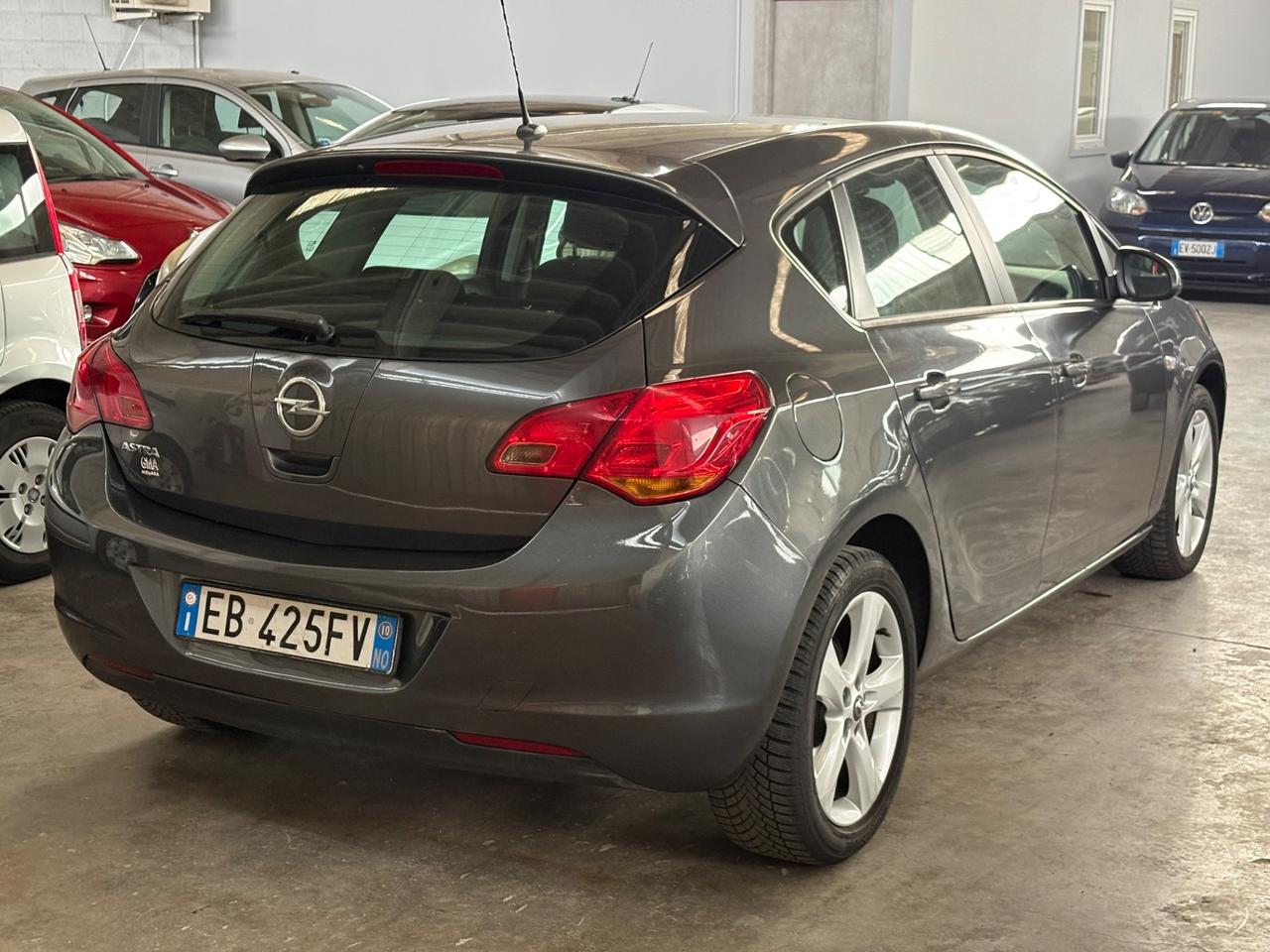 Opel Astra 1.6 115CV 5 porte Cosmo