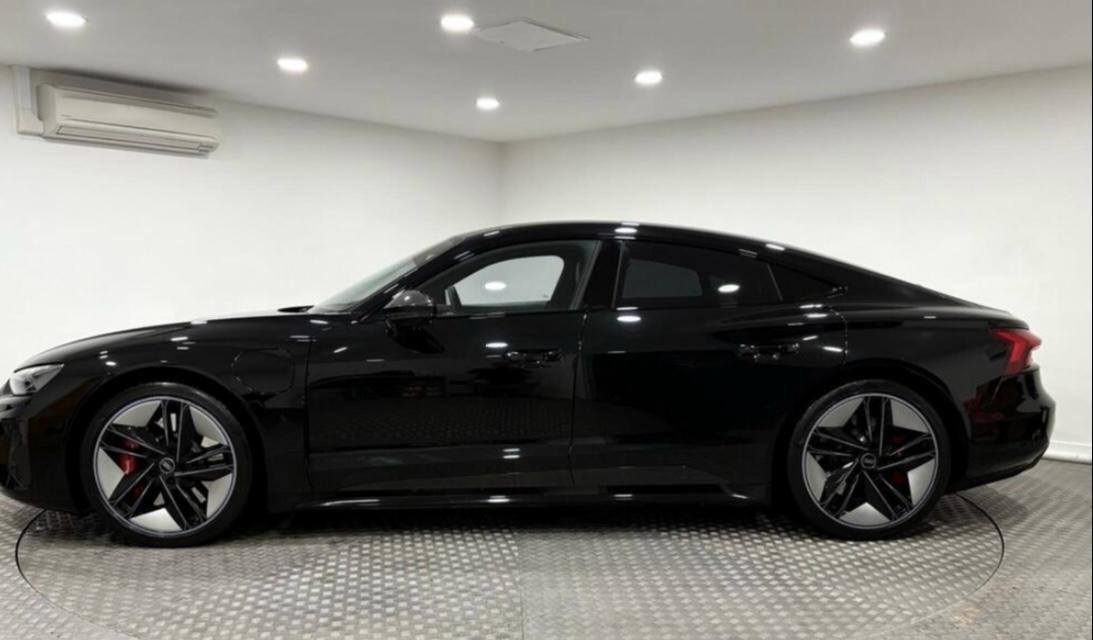 Audi E-tron GT RS quattro - 600 CV