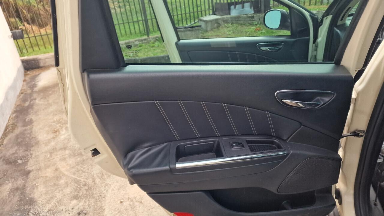 Lancia Delta 1.6 MJT Platino "TETTO APRIBILE"