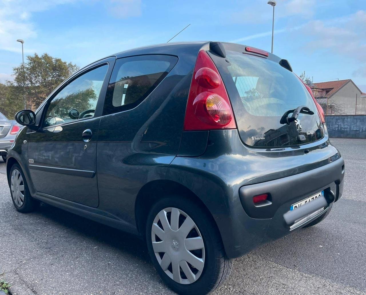 Peugeot 107 1.0 68CV 3p. Plaisir