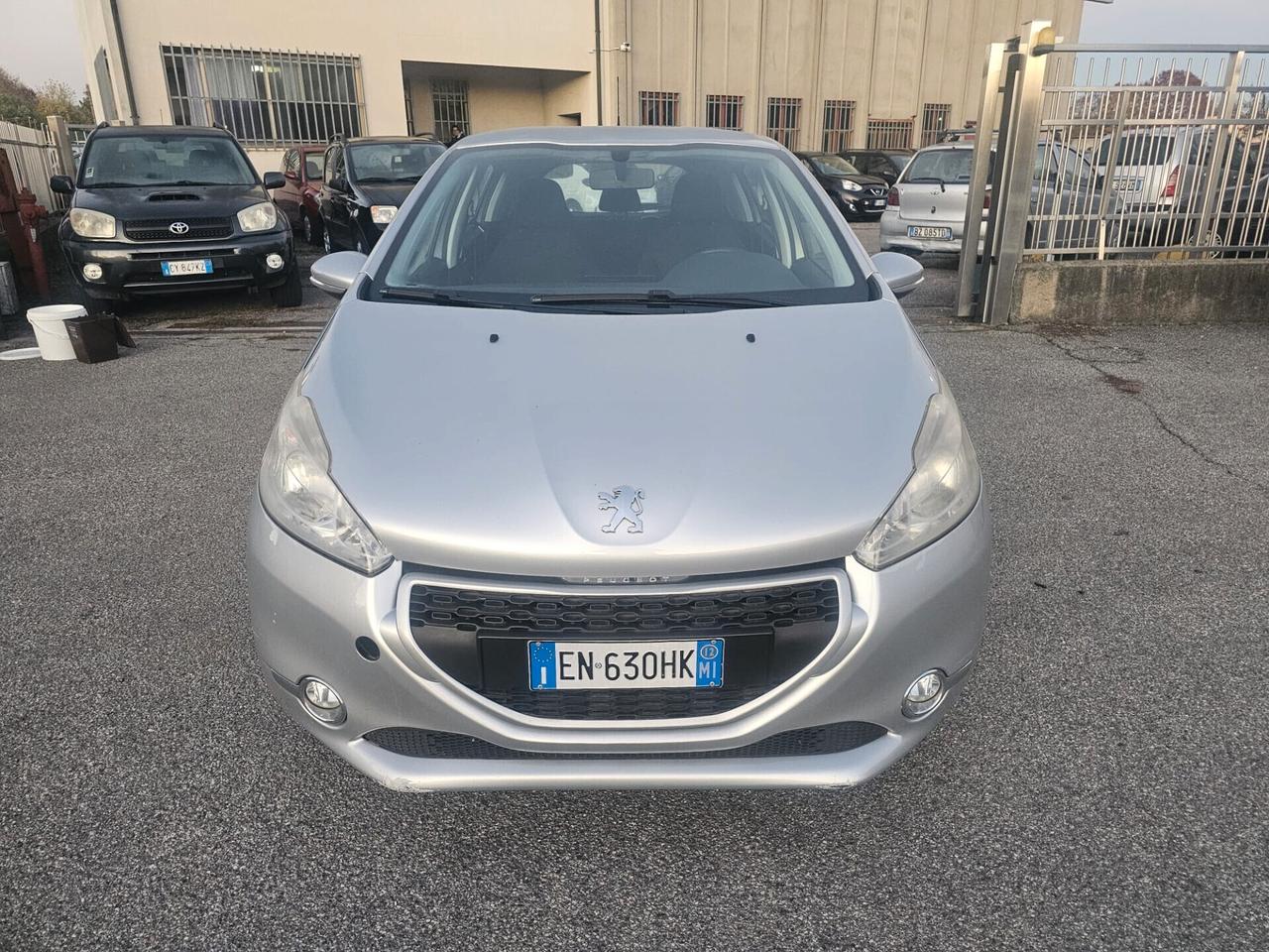 Peugeot 208 benzina