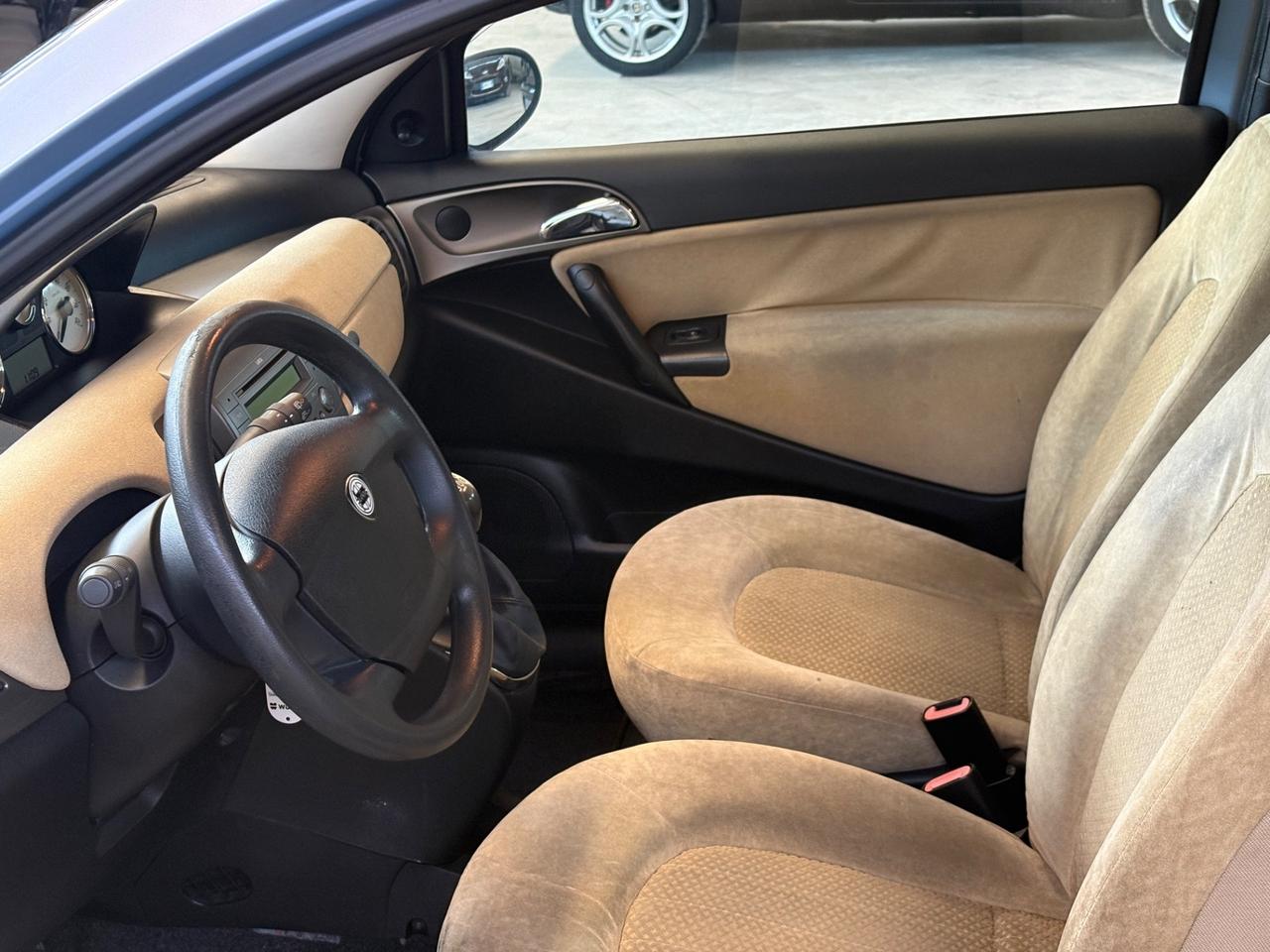 Lancia Ypsilon 1.2 Oro Bianco