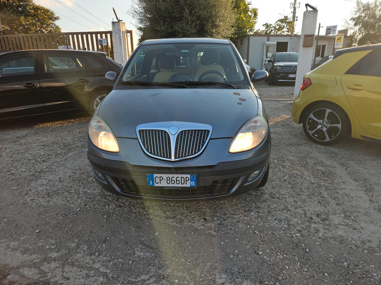 Lancia Ypsilon 1.2 16V Platino