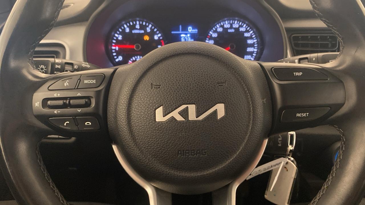 Kia Stonic 1.2 DPI Urban * 36.000 KM