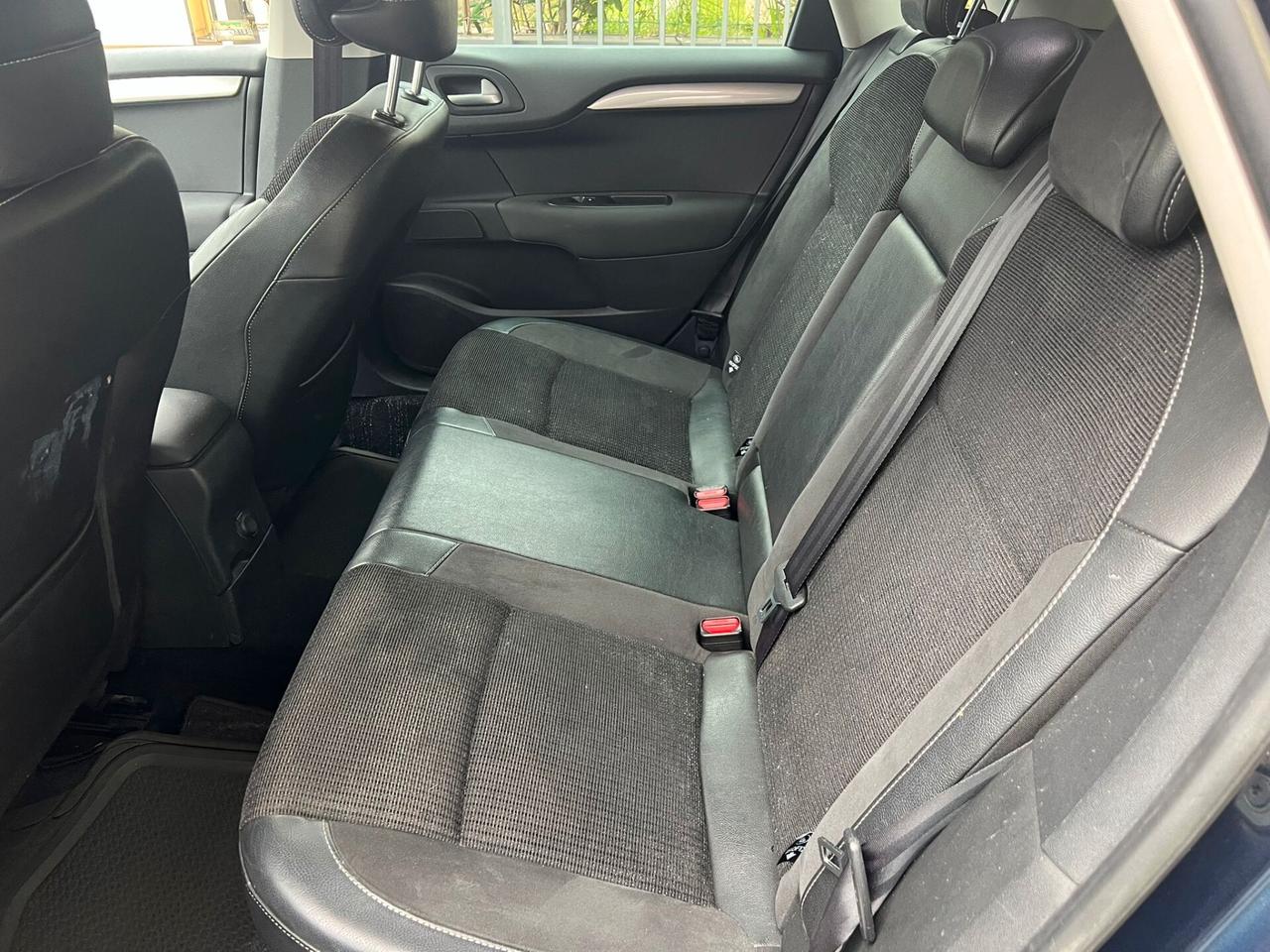 Citroen C4 1.6 e-HDi 115 airdream Exclusive