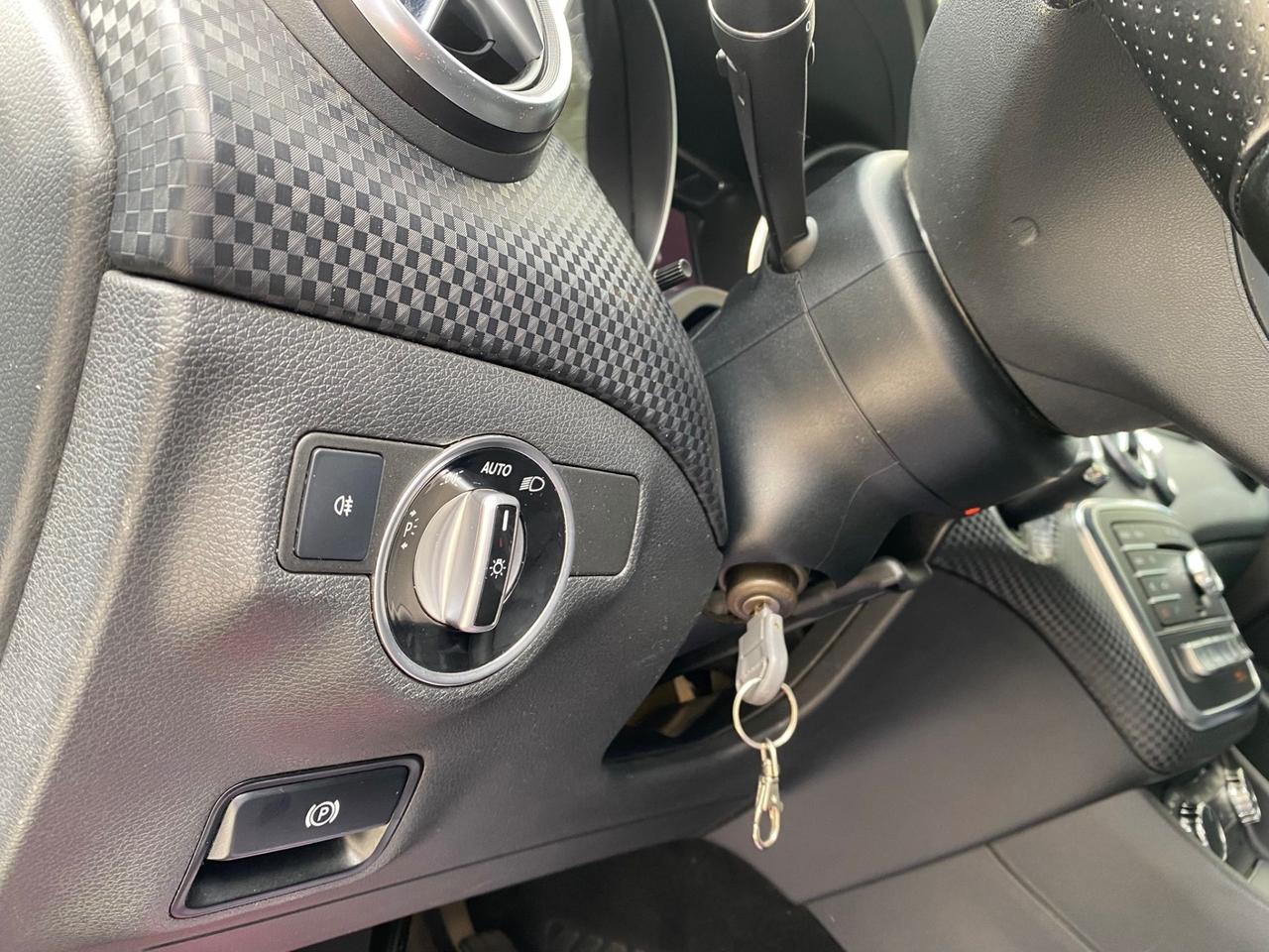 MERCEDES A180 110CV Sport NAVY 2016