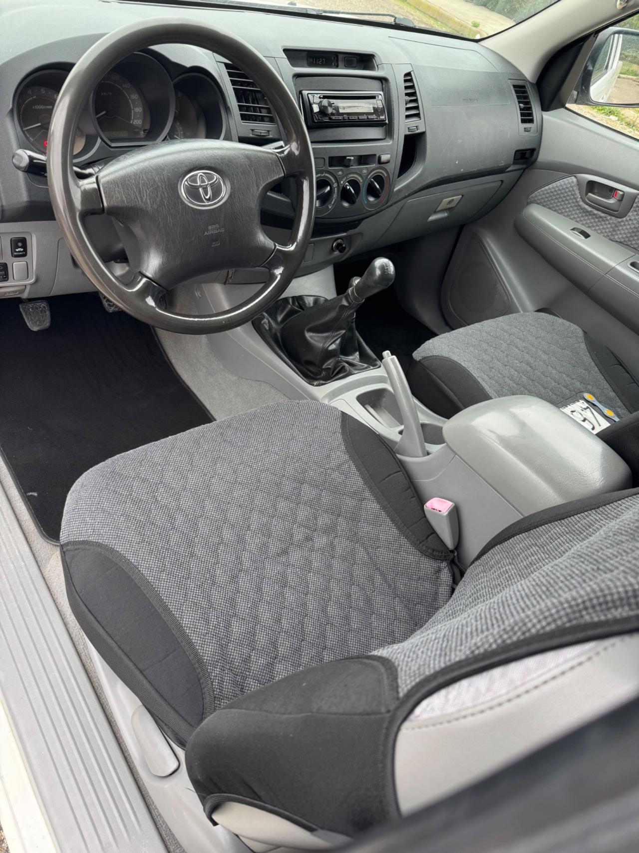 Toyota Hilux 2.5 D-4D 4WD 2p. Extra Cab DLX