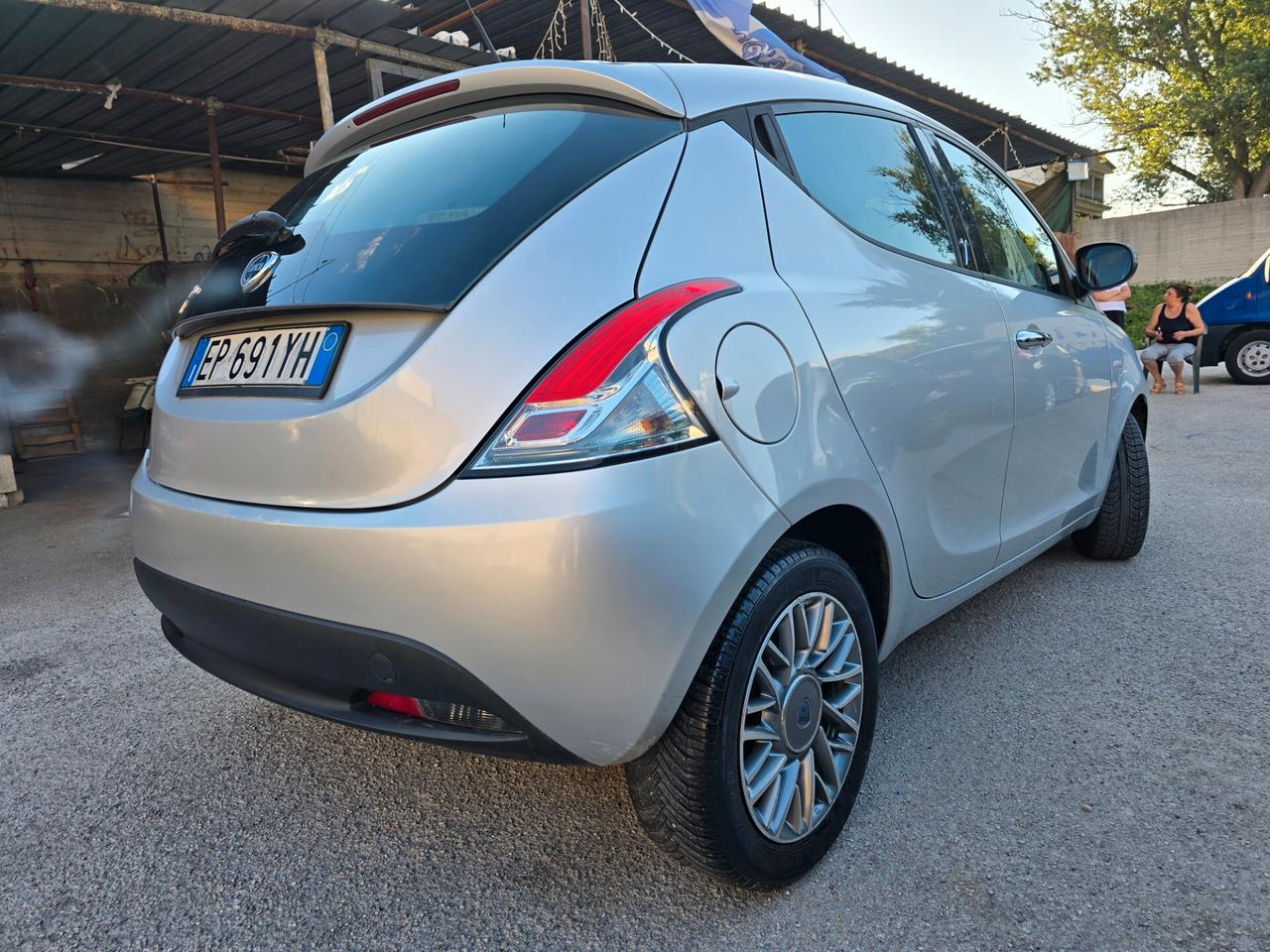Lancia Ypsilon 0.9 TwinAir 85cv full opt 2013