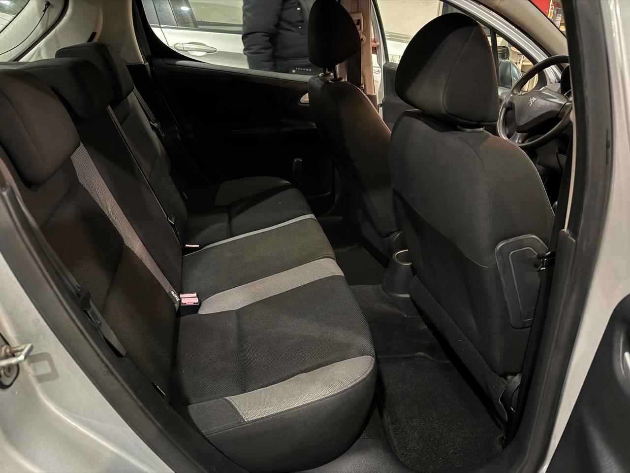 Peugeot 207 1.4 GPL NEOPATENTATI 2010