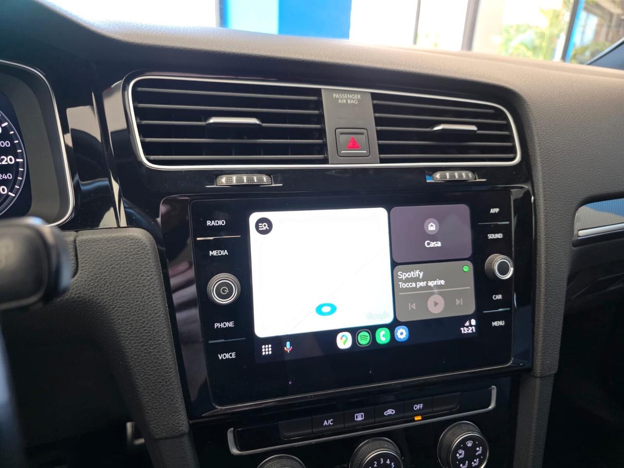 Volkswagen Golf 7.5 R-Line 1.6tdi VIRTUAL FARI LED