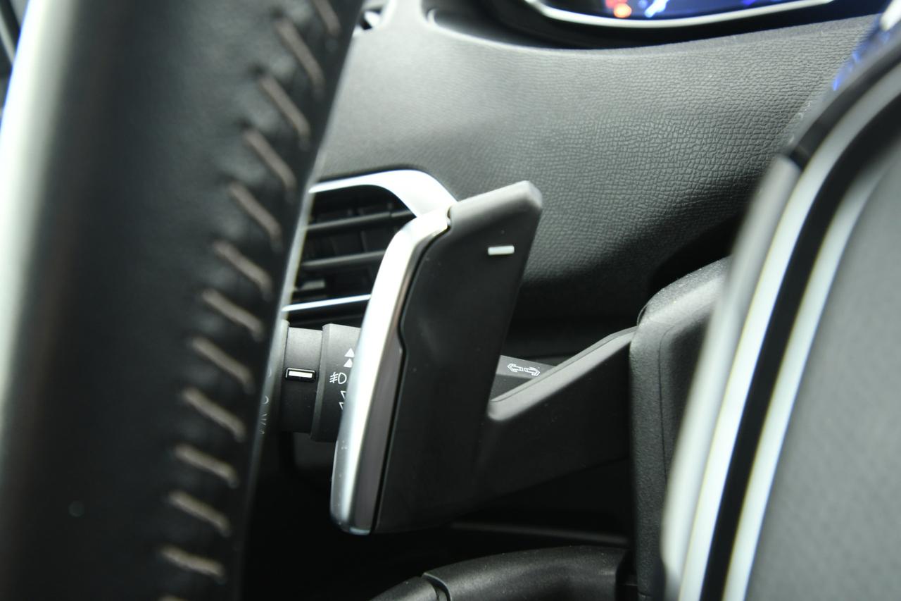 PEUGEOT 3008 1.5 bluehdi Business s&s 130cv eat8 APP CONNECT+NEOPATENTATI