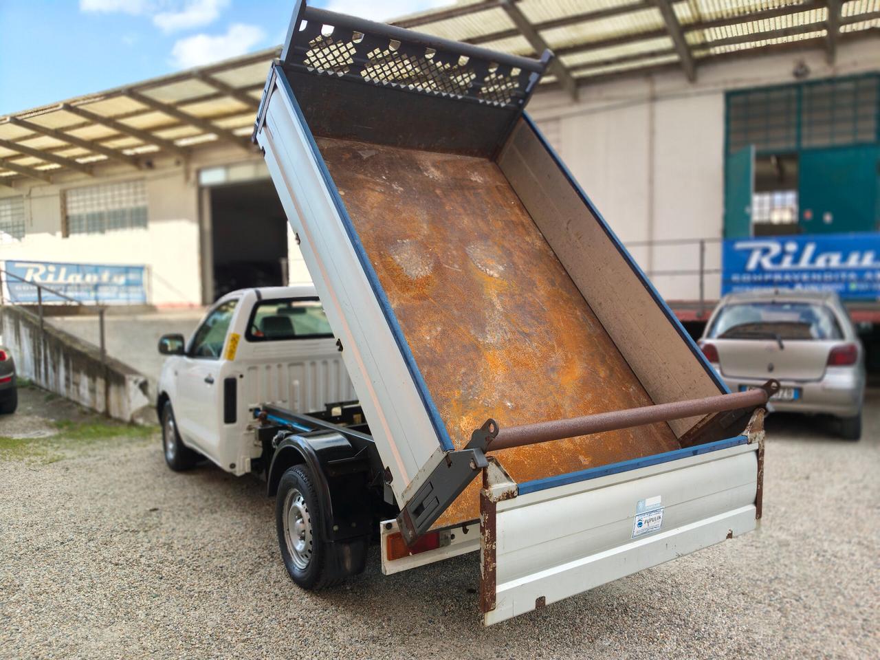 Toyota Hilux 2.5 D-4D 2WD 2p. Ribaltabile