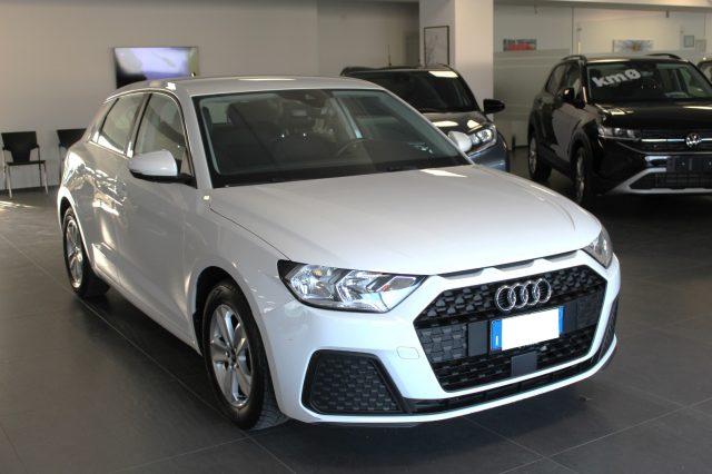 AUDI A1 SPB 1.0 TFSI 95 CV Identity Black