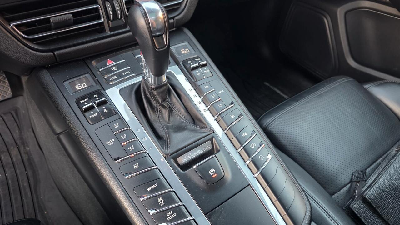 Porsche Macan 2.0 Scarico Sportivo Tetto