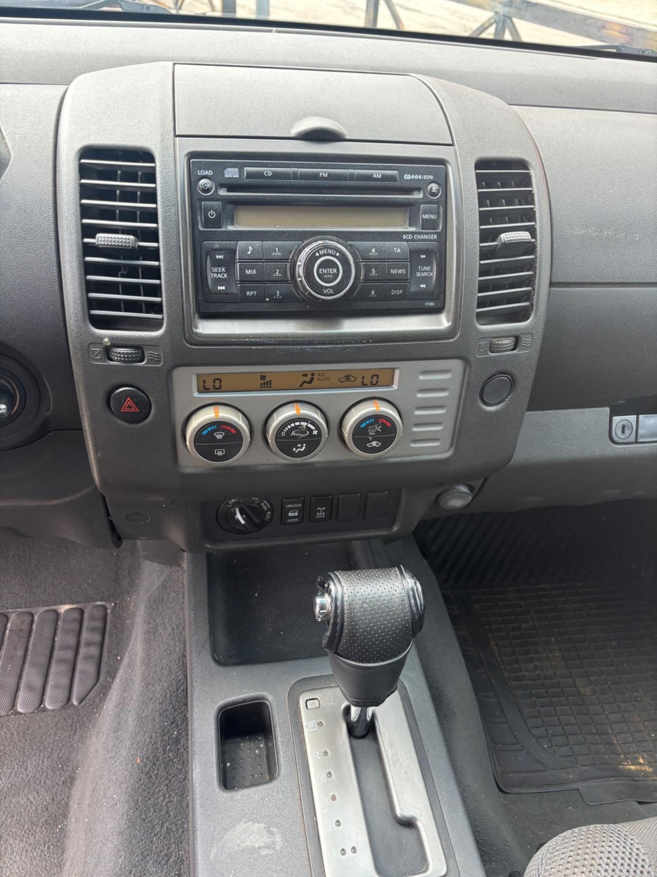 Nissan Navara 2.5 dCi 4 porte Double Cab SE