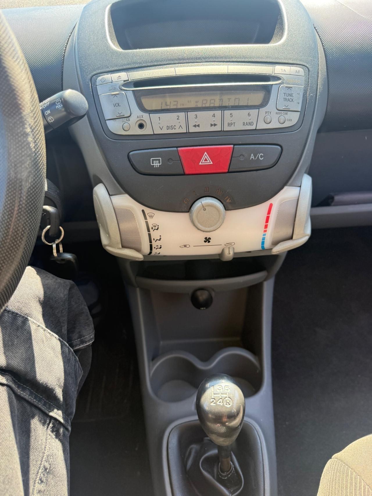 Citroen C1 5porte 1.0 Benzina 68cv NEOPATENTATI