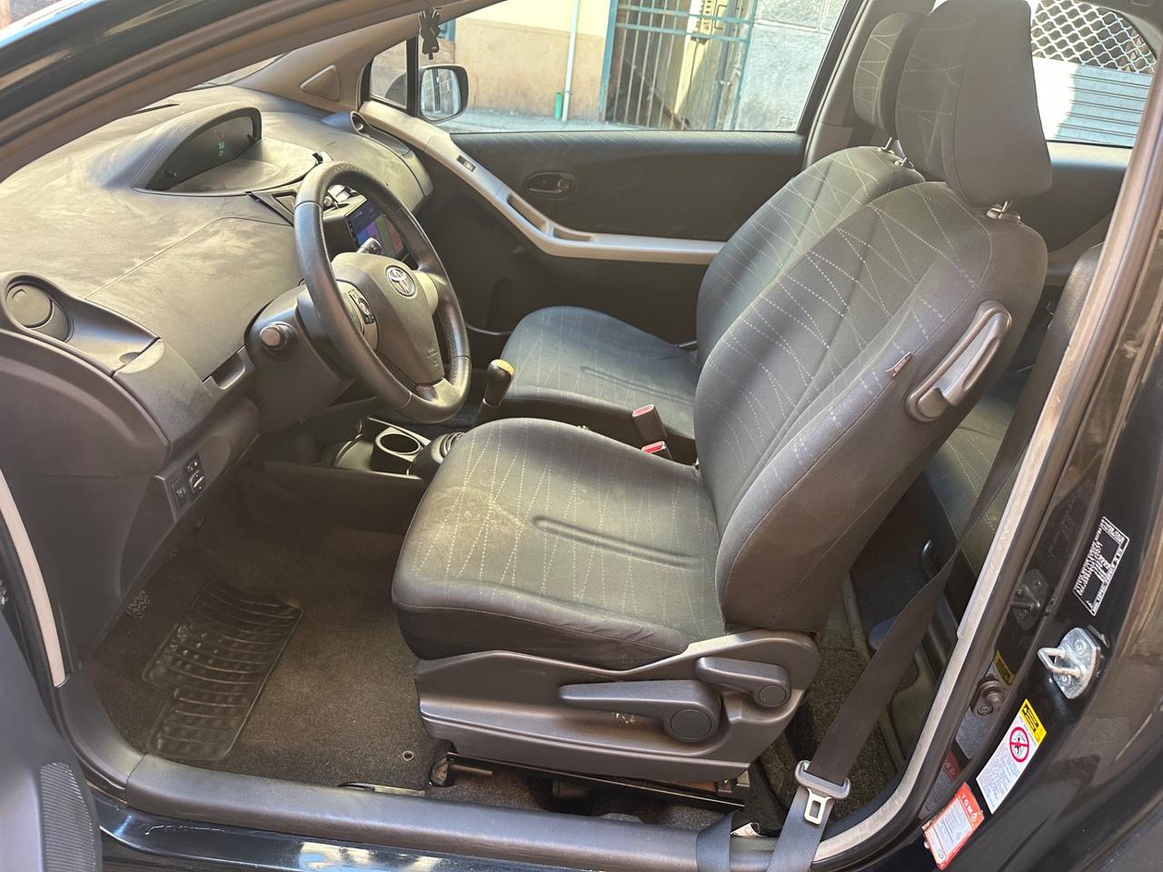 Toyota Yaris 1.0 3 porte Sol