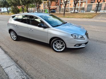 Lancia delta 1.6 multijet 120cv cambio automatico 2014