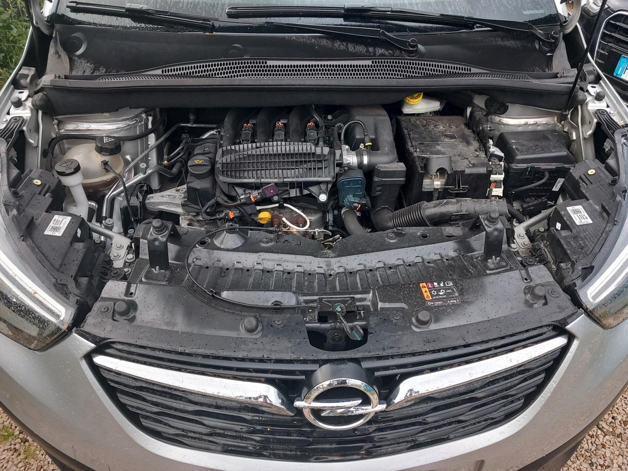 Opel Crossland anno 2018 1.2 benzina 105 mila km