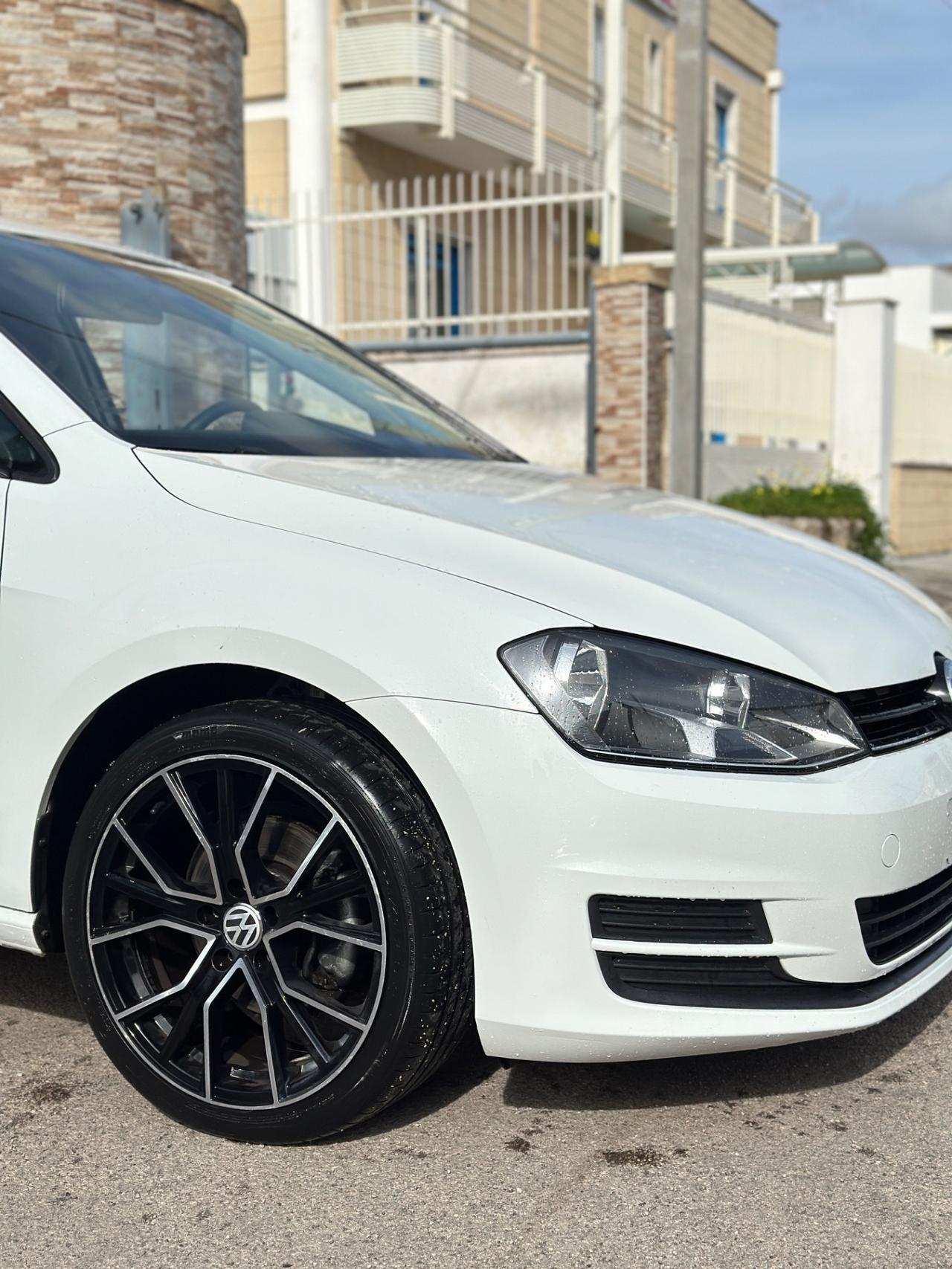 Volkswagen Golf 1.6 TDI 110 CV -2016 NAVI/18"