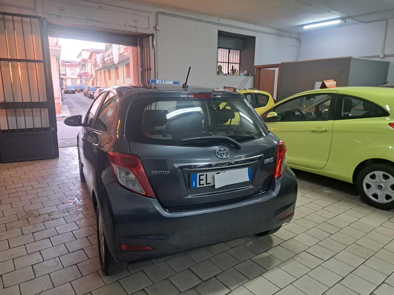 Toyota Yaris 1.0 ben unico prop 2013