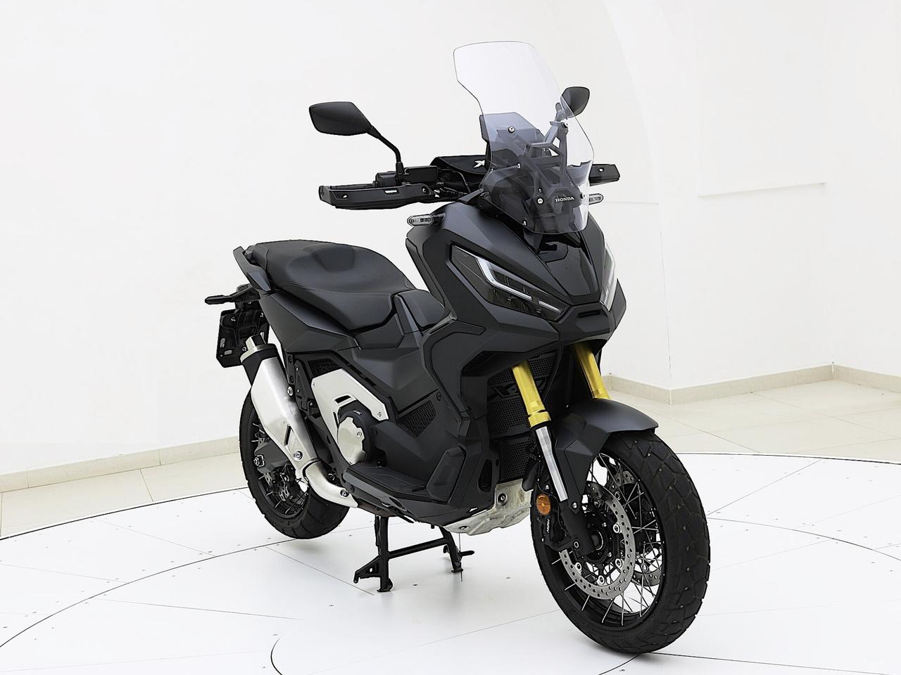 HONDA X-ADV 750 DCT