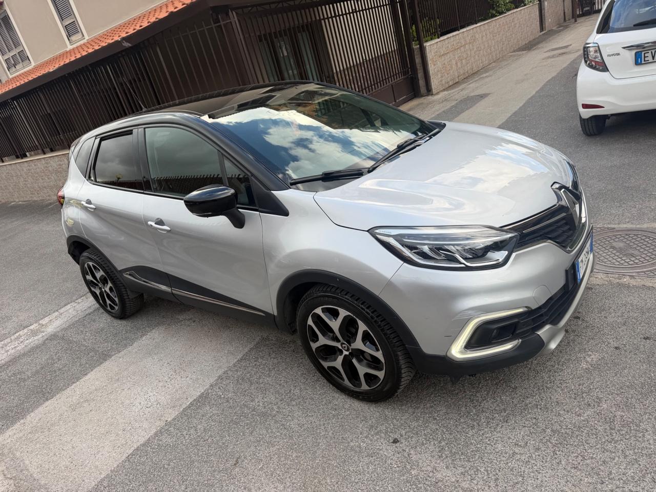 Renault Captur dCi 8V 90 CV EDC Start&Stop Energy Initiale Paris