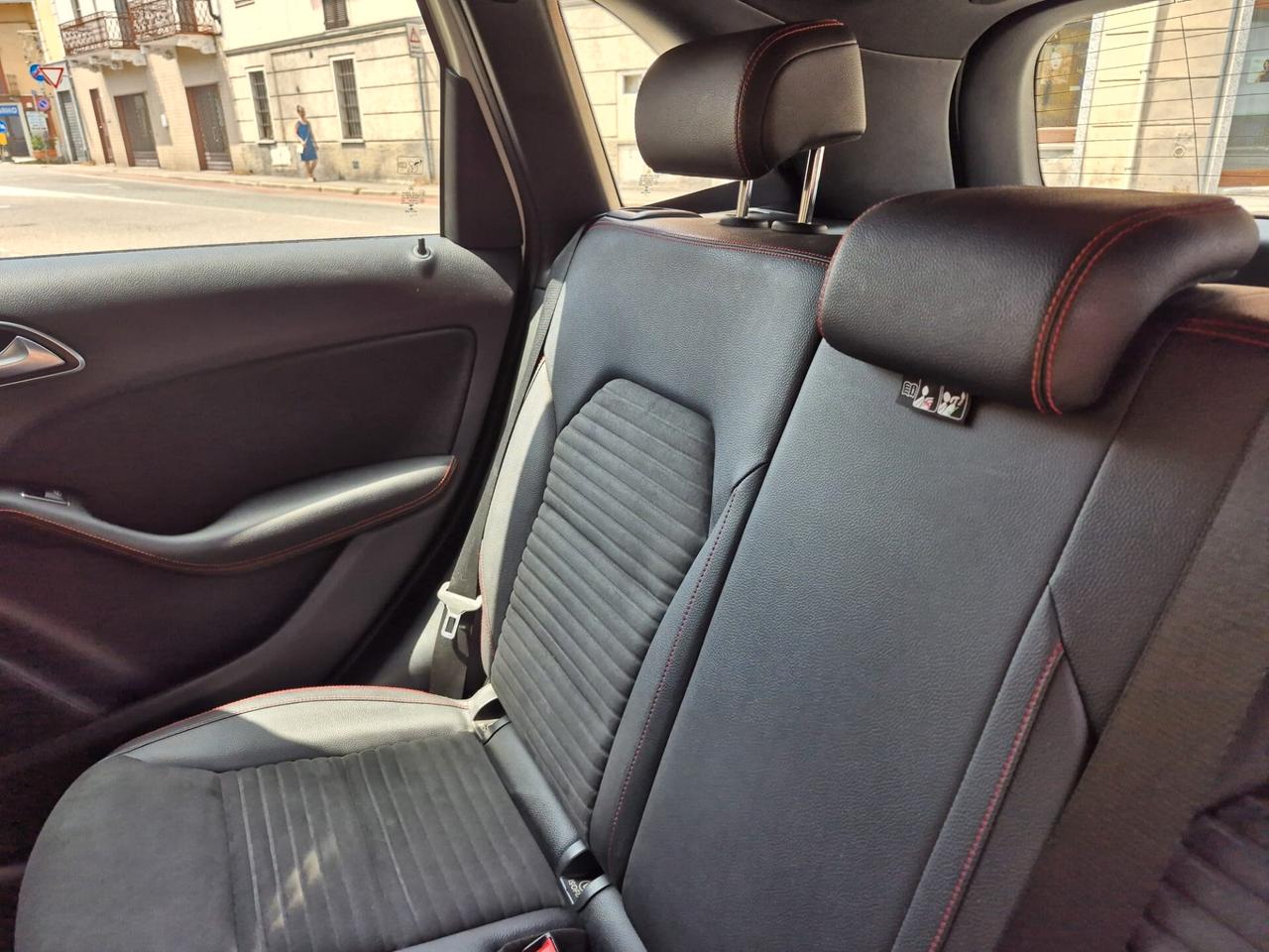 Mercedes B 200 d Automatic PACK AMG