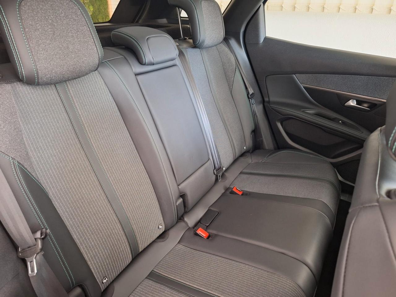 Peugeot 3008 BlueHDi 130 S&S EAT8 Allure Pack