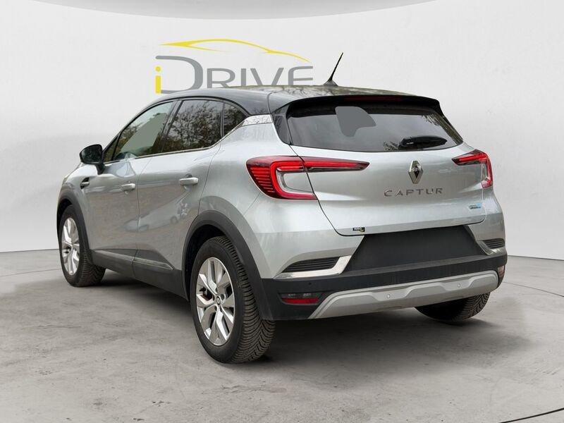 Renault Captur Captur 1.6 E-Tech full hybrid Evolution 145cv auto