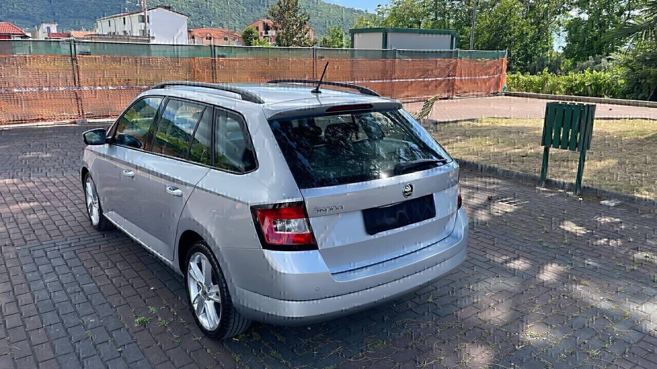 Skoda Fabia 1.4 TDI 90 CV station wagon cerchi da 17,cruise control, comandi al volante,bluethoot,usb