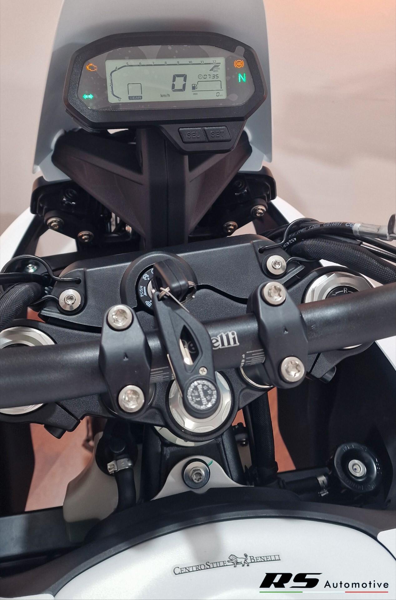 BENELLI BKX 300