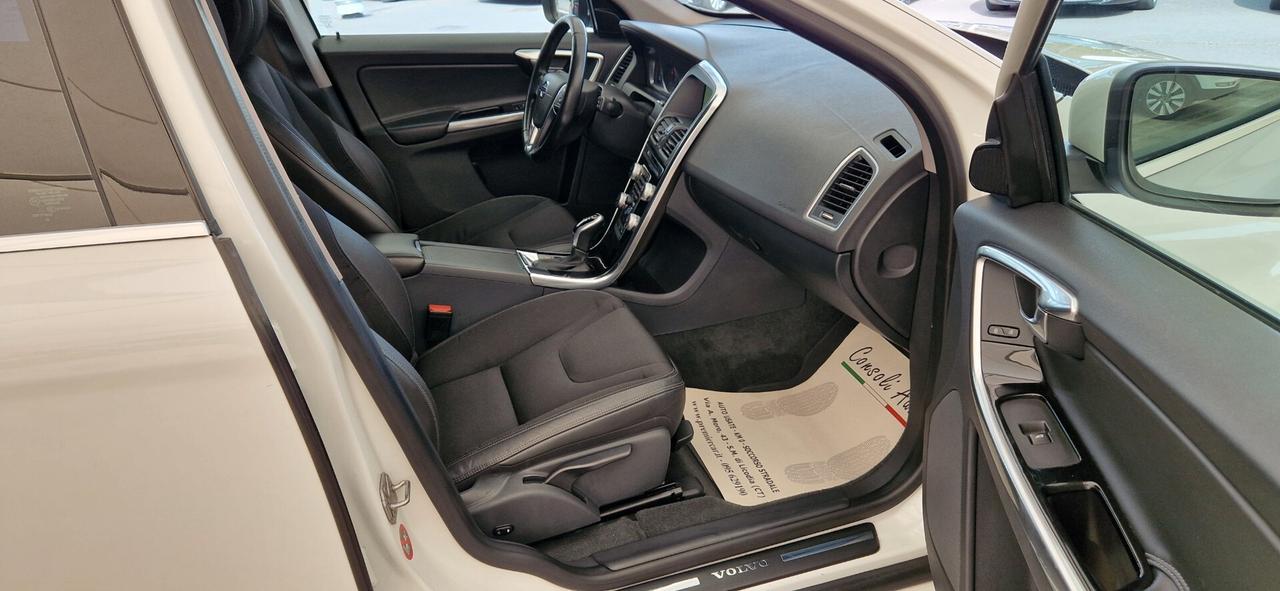 Volvo XC60 D3 2.0D 150cv Geartronic R-design