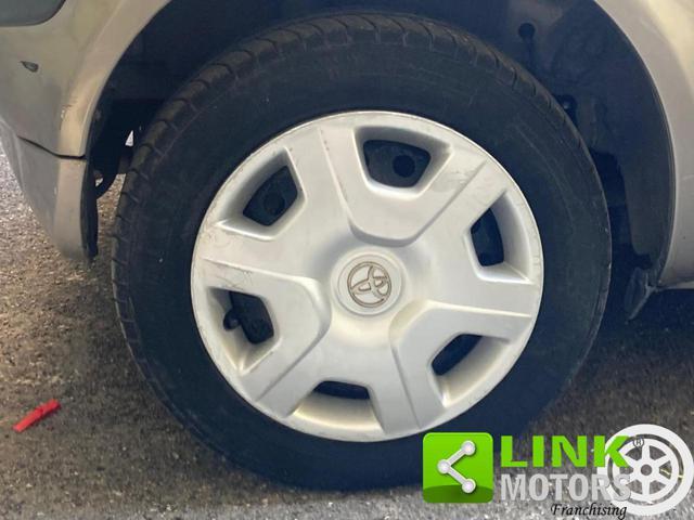 TOYOTA Yaris 1.0i 16V cat 3 porte