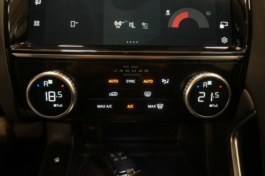JAGUAR E PACE 2.0D I4 163 CV AWD AUTO (FARI LED - CERCHI 18 PDC NAVI TETTO BICOLORE )