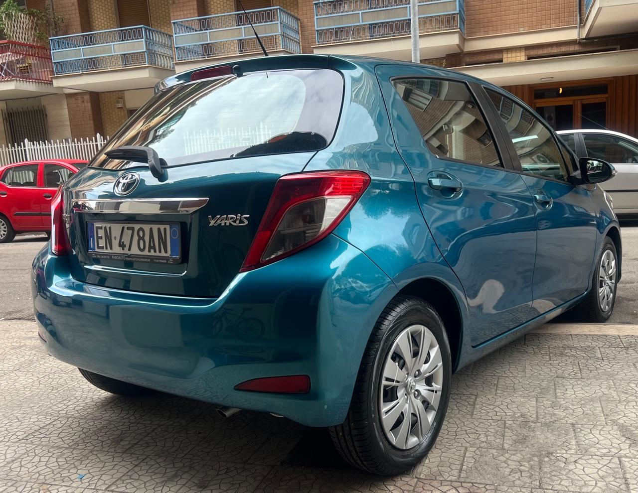 Toyota Yaris 1.0 5 porte Lounge