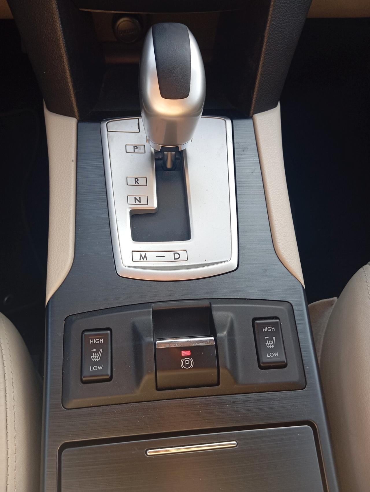 Subaru OUTBACK 2.0D Lineartronic Exclusive