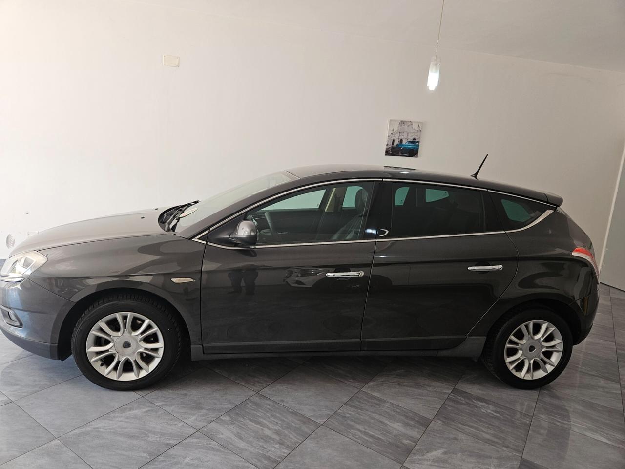 Lancia Delta 1.6 MJT DPF Silver