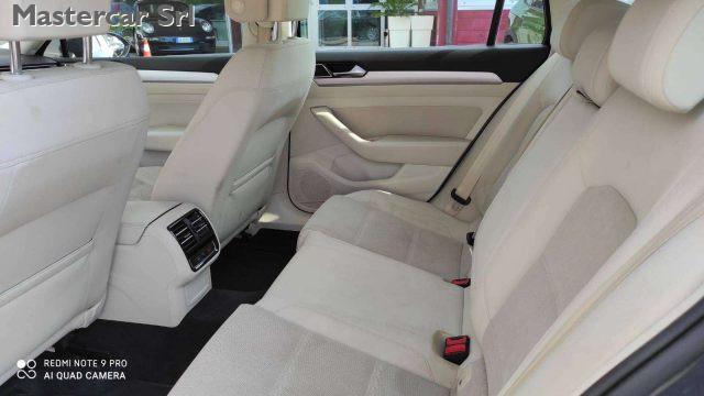 VOLKSWAGEN Passat Variant Passat VIII Variant 1.6 tdi Business Navi 120cv