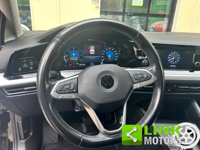 VOLKSWAGEN Golf 8 LIFE