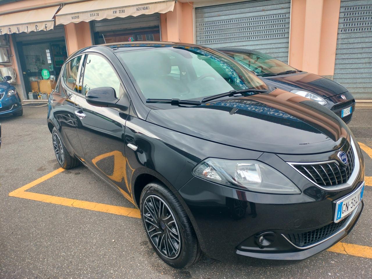 Lancia Ypsilon Hybrid Gold prezzo REALE