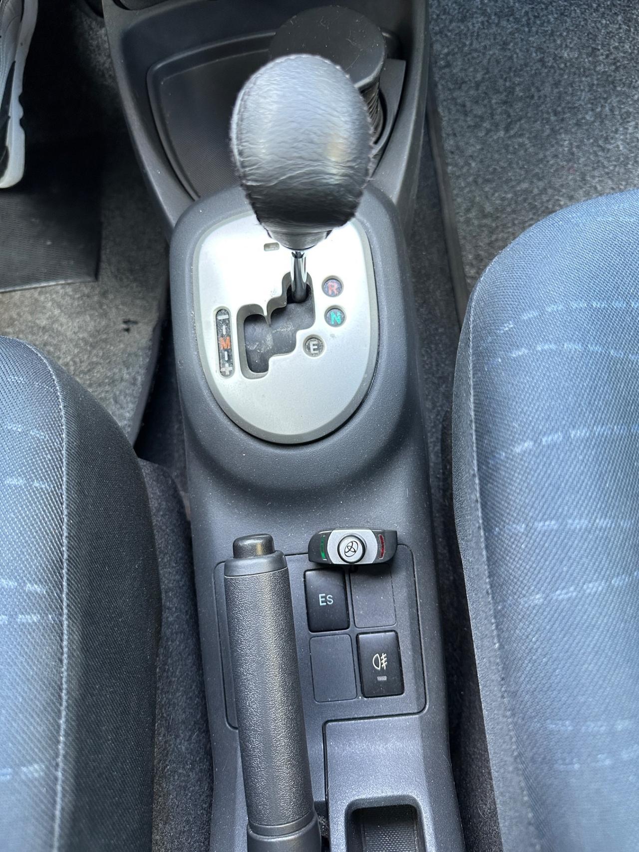 Toyota Yaris 1.3 3 porte cambio automatico