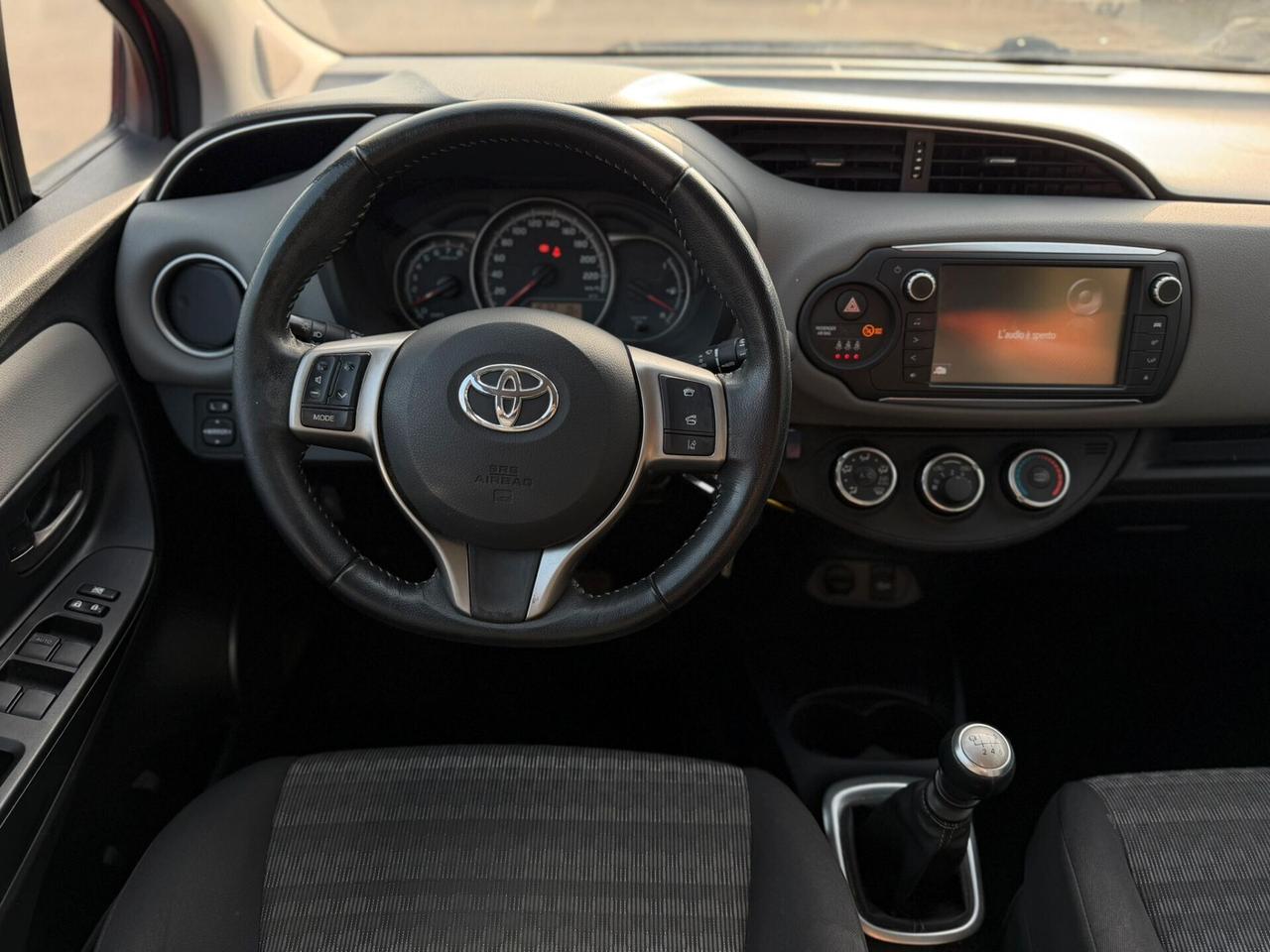 Toyota Yaris 1.3 5 porte trend red edition