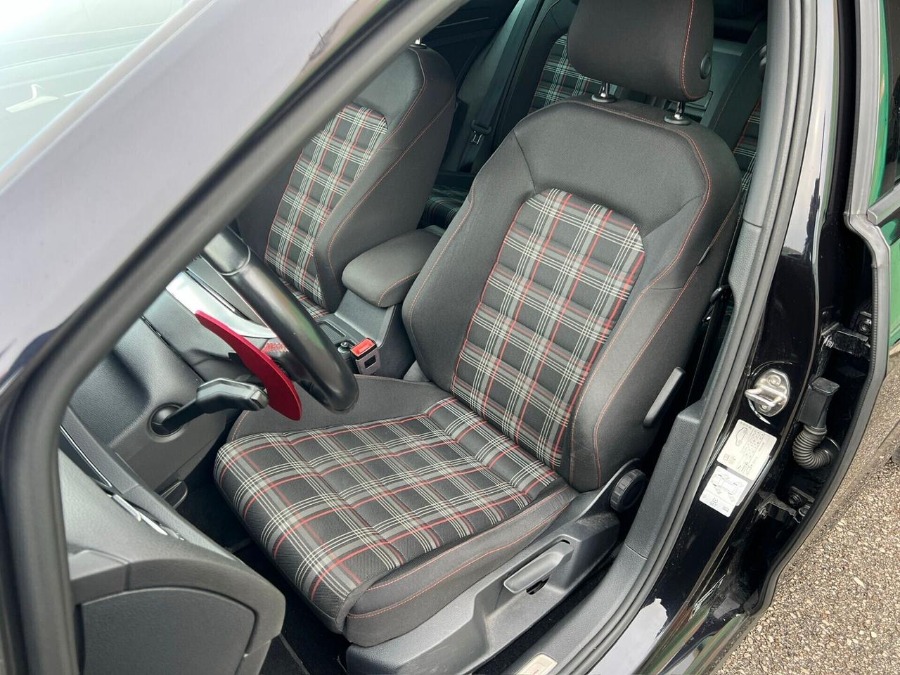 Volkswagen Golf GTI Performance 2.0 230 CV TSI DSG