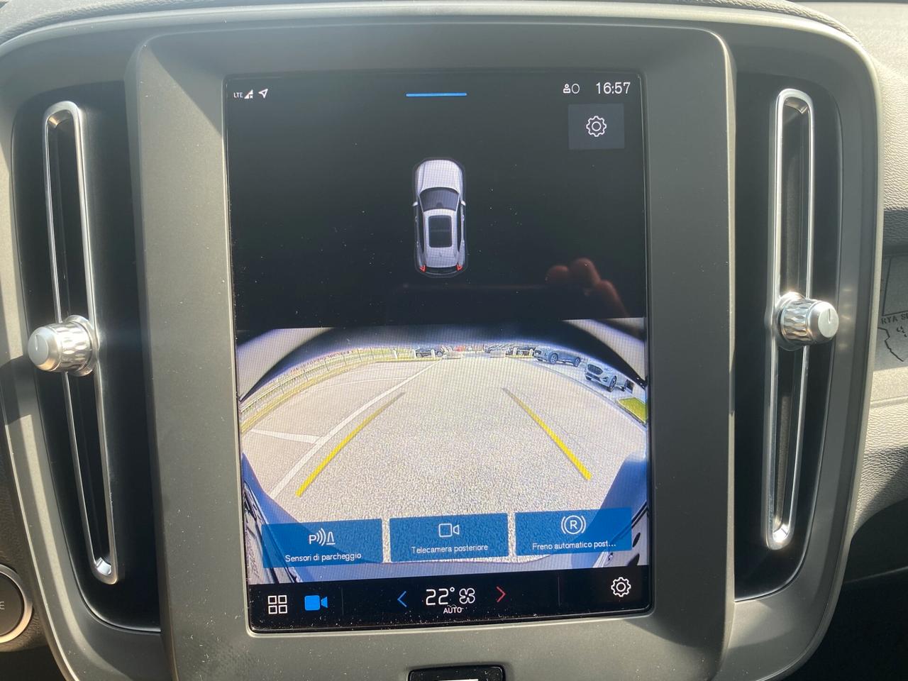 Volvo XC40 B3 (Benzina/Hybrid) Autom. Essential